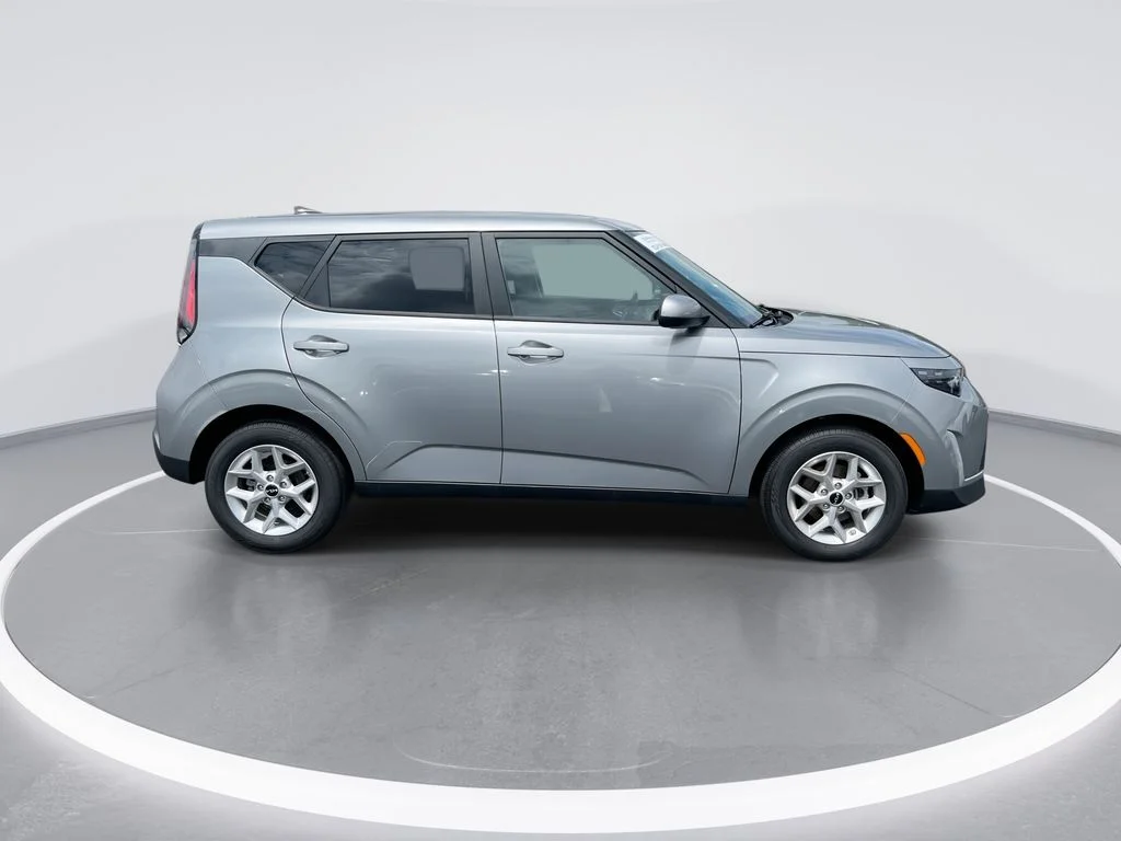 Used 2025 Gray Kia LX image 9
