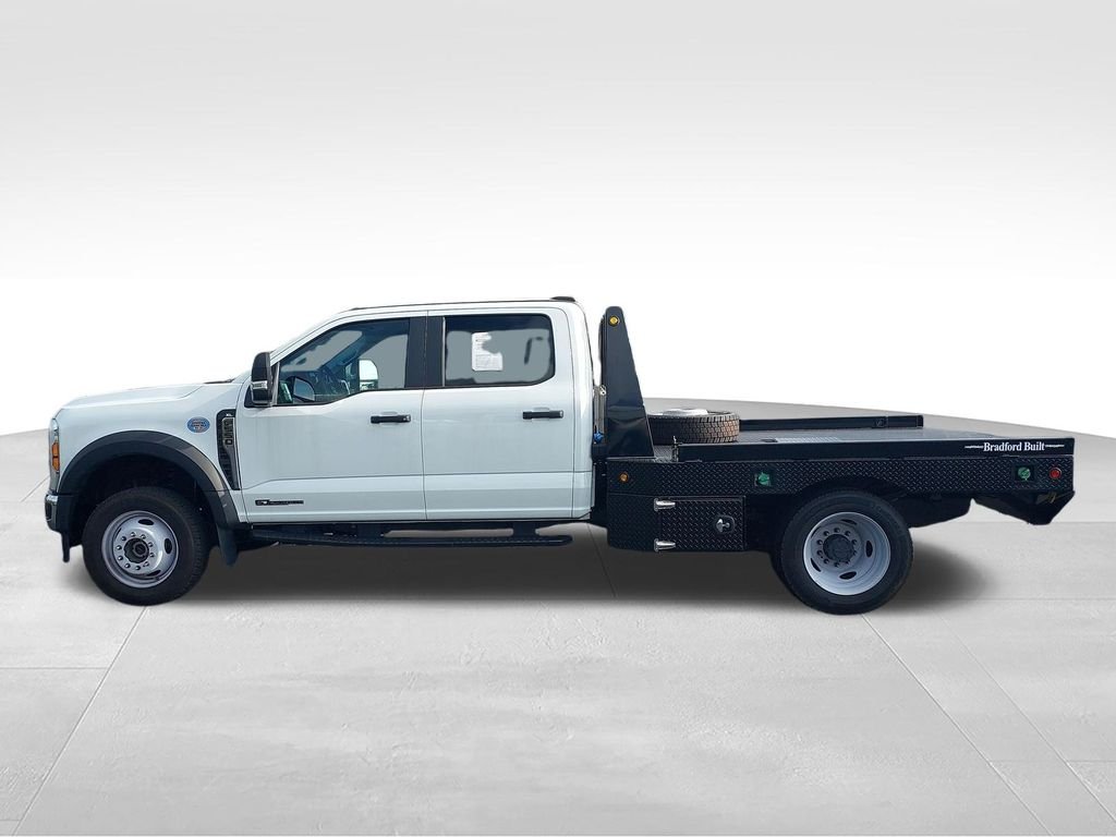 Used 2025 White Ford XL image 2