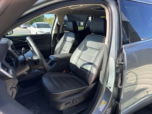 Used 2023 Silver GMC Denali image 10