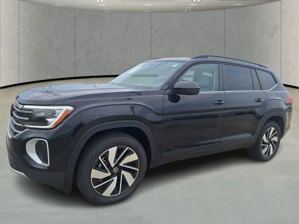 New 2026 Black Volkswagen 2.0T SE w/Technology image 8