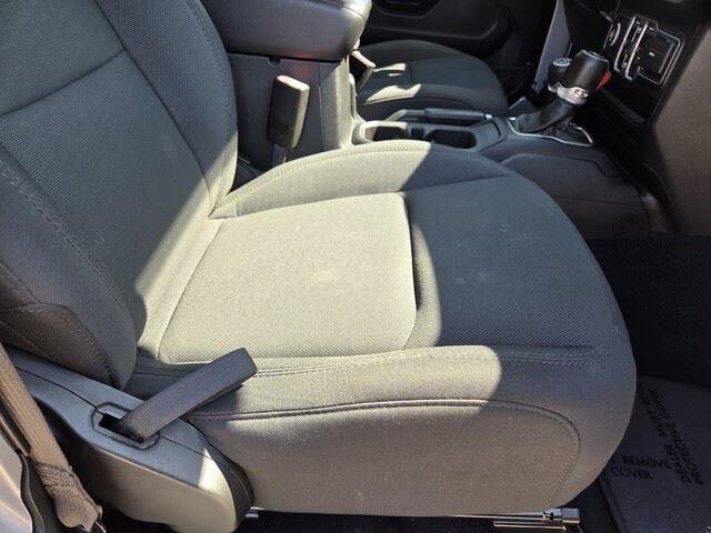 Used 2020 Billet Silver Metallic Clearcoat Jeep Sport S image 30