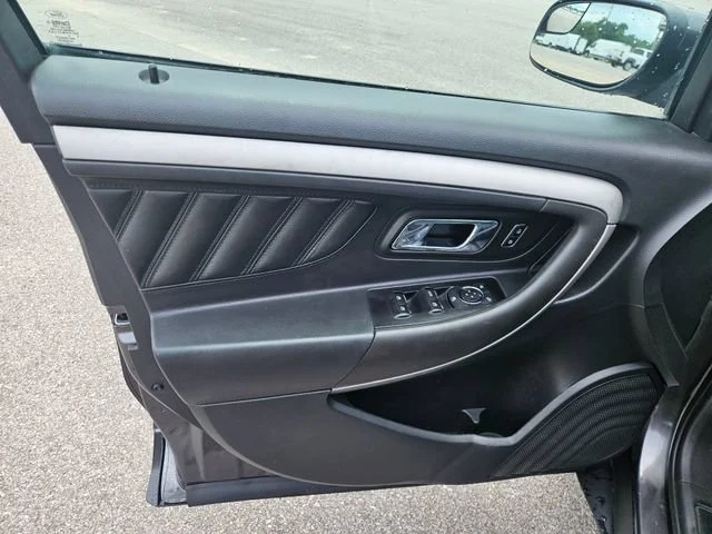 Used 2015 Gray Ford SEL image 10