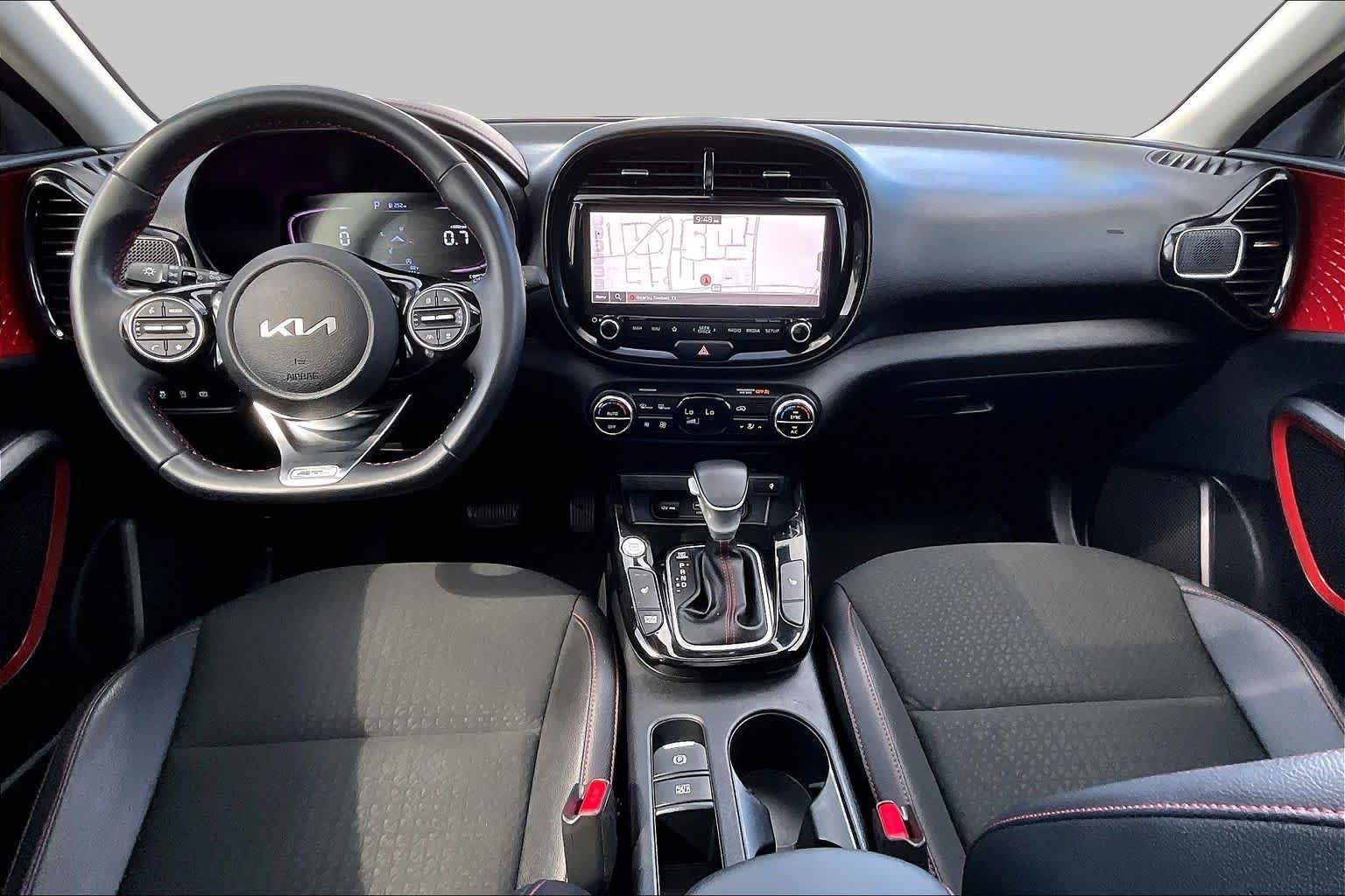 Used 2024 Snow White Pearl Kia GT-Line image 14