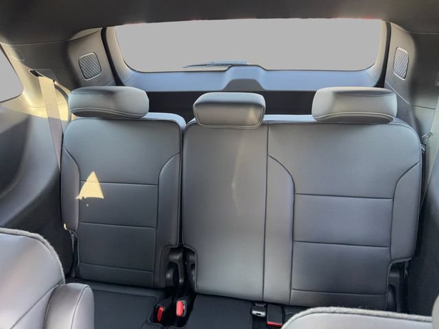 2027 Chevrolet Traverse LT - Photo 14