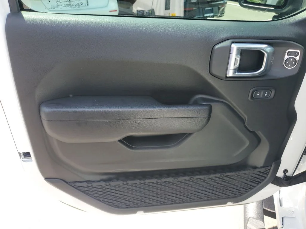 Used 2023 White Jeep Sport S image 8