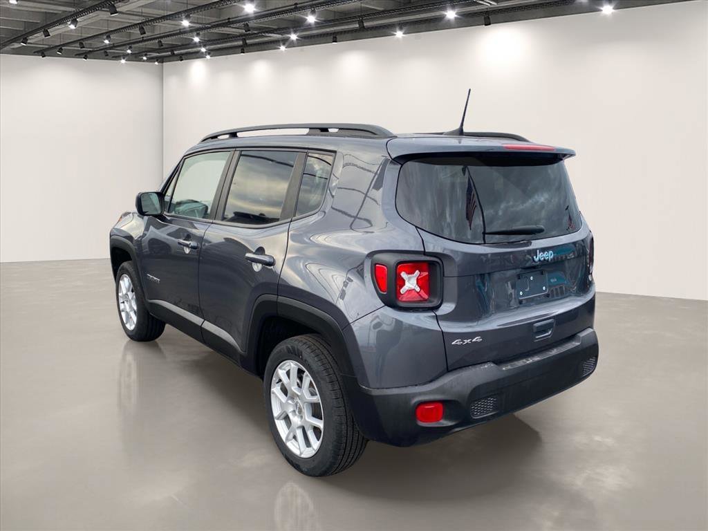 Certified Used 2023 Graphite Gray Jeep Latitude image 5