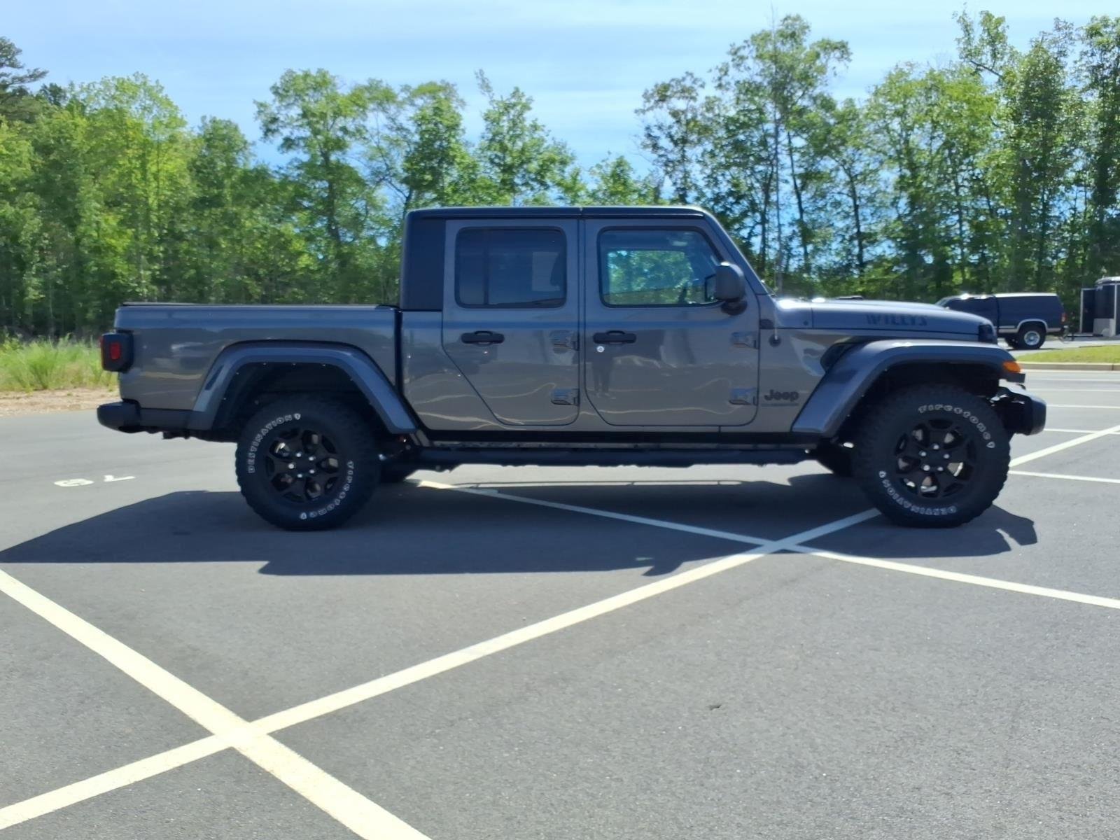 Used 2022 Granite Crystal Metallic Clearcoat Jeep Willys image 11