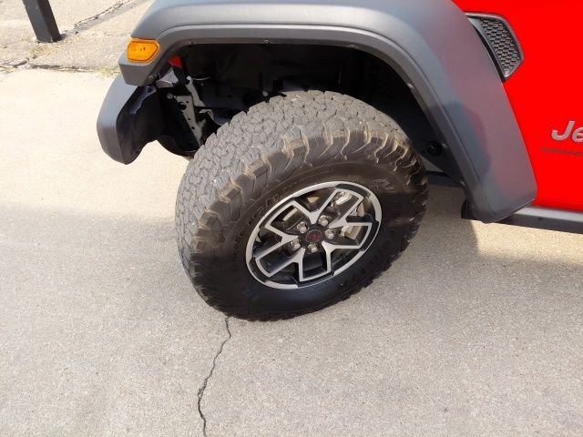 Used 2026 Red Clearcoat Jeep Rubicon image 35