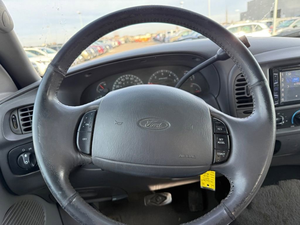 Used 2002  Ford XLT image 26