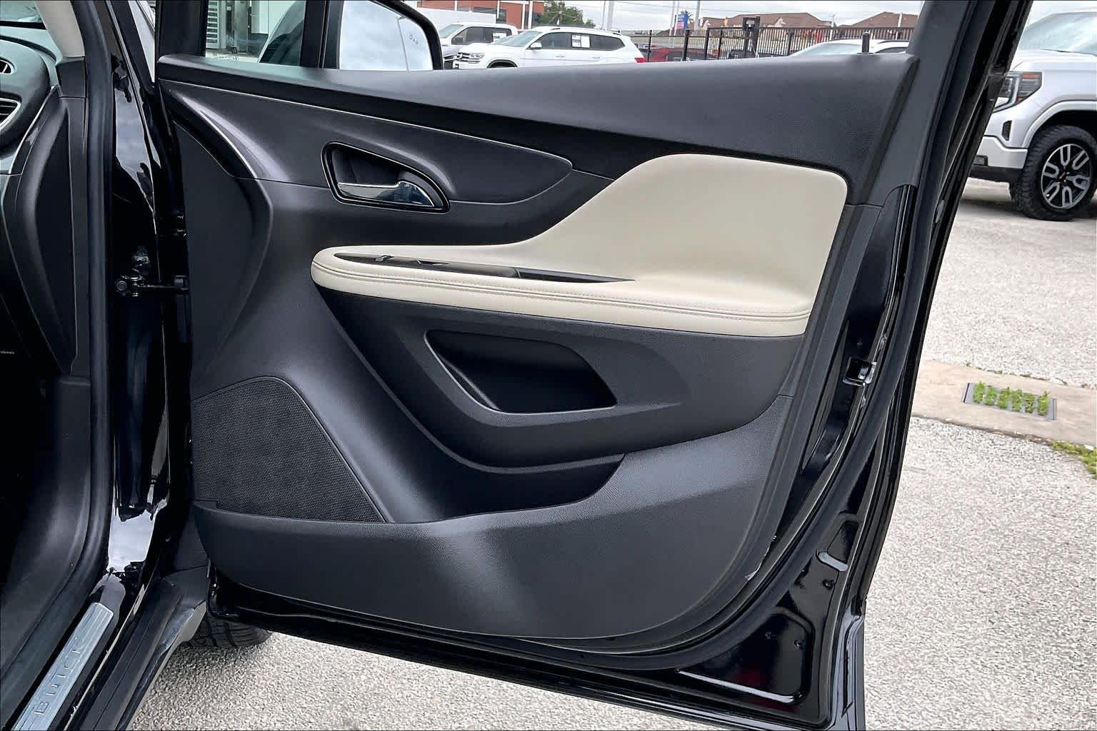 Used 2020 Ebony Twilight Metallic Buick Preferred image 21