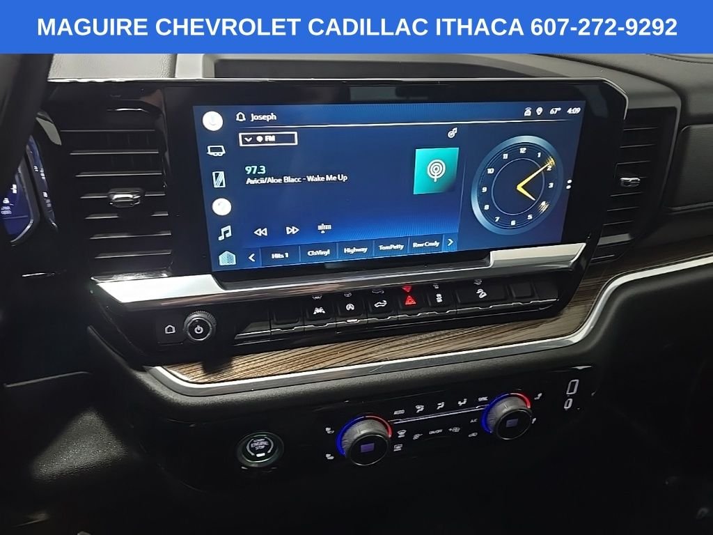 Used 2022 White Chevrolet RST image 24