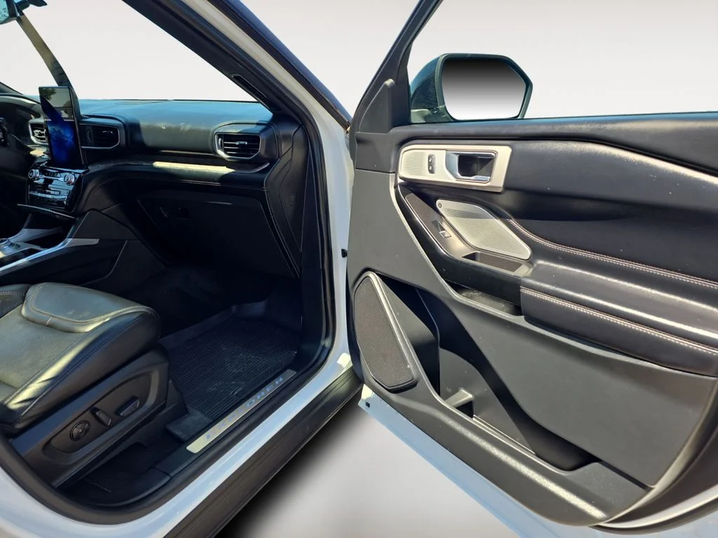 Used 2021 Star White Metallic Tri-Coat Ford Platinum image 9