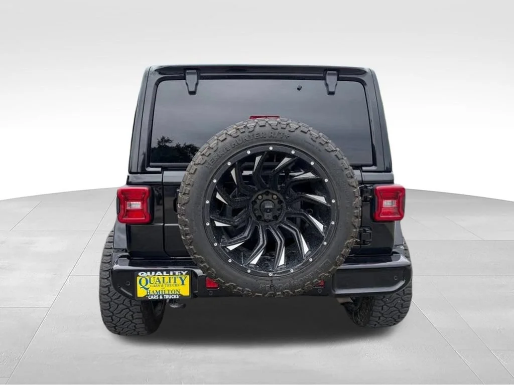 Used 2021 Black Jeep Unlimited Sahara image 4