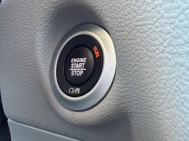Used 2024 Black Chrysler Select image 21