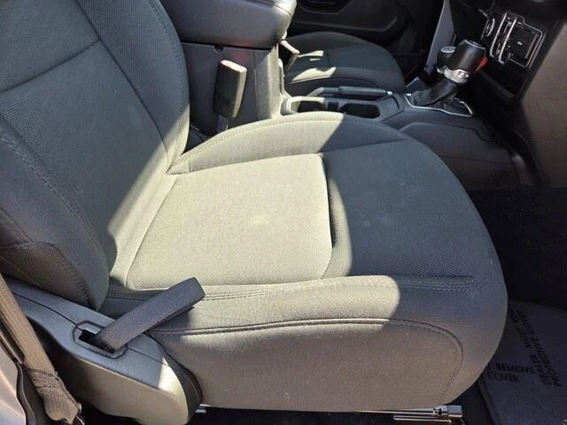 Used 2020 Billet Silver Metallic Clearcoat Jeep Sport S image 30