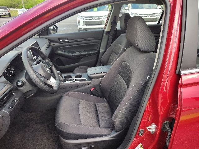 Used 2025 Red Nissan 2.5 SV image 13