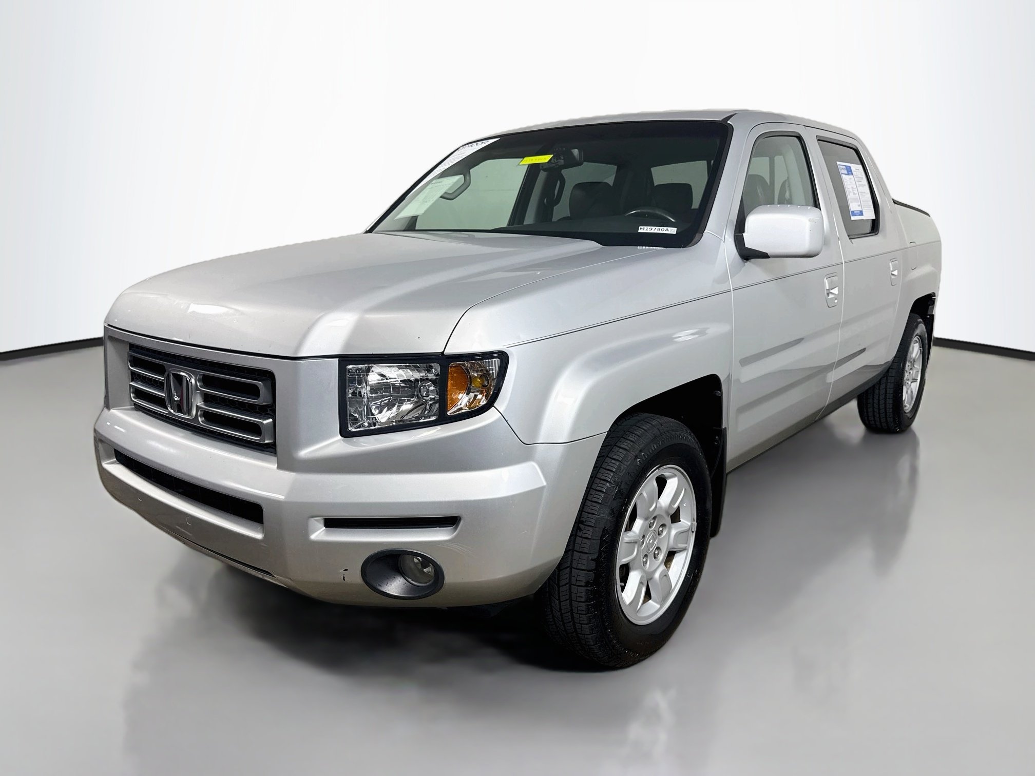Used 2006 Billet Silver Metallic Honda RTL image 3