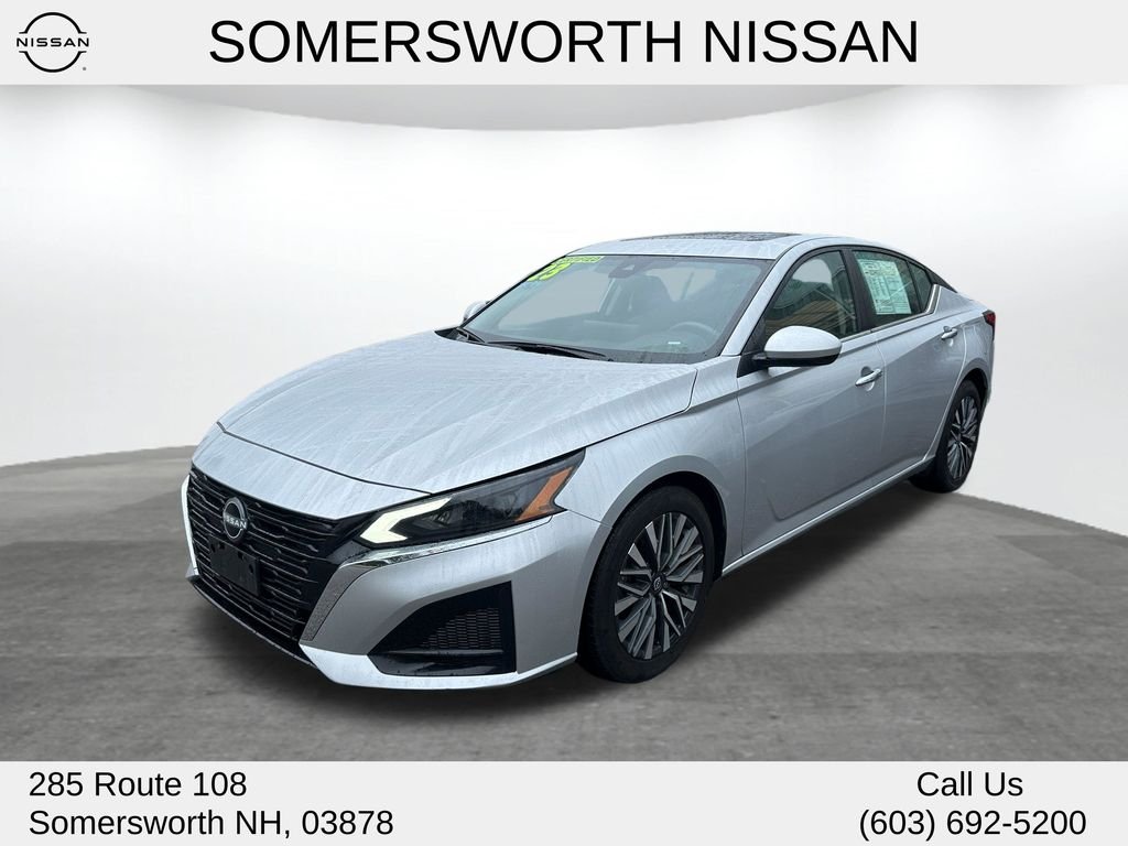 Used 2023 Silver Nissan 2.5 SV image 1