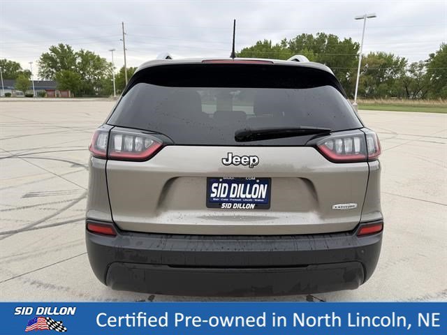 Used 2020 Light Brownstone Pearlcoat Jeep Latitude image 5