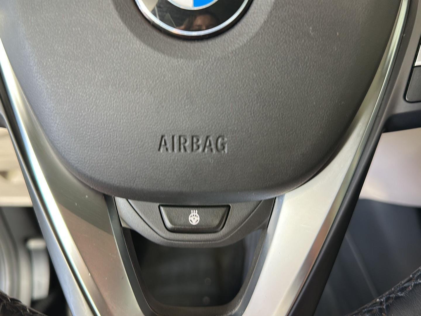 Used 2021 Dark Graphite Metallic BMW xDrive30i image 15