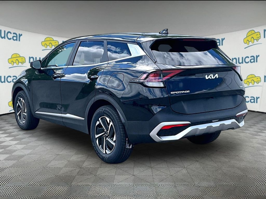 Used 2023 Fusion Black Kia LX image 4