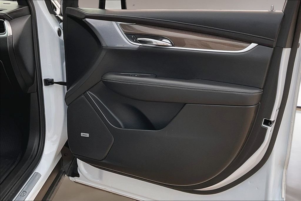 Used 2025 White Cadillac Premium Luxury image 19