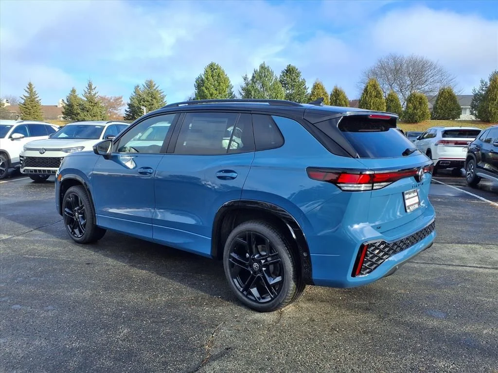 New 2026 Monterey Blue with Deep Black Roof Volkswagen 2.0T SE R-Line Black image 4