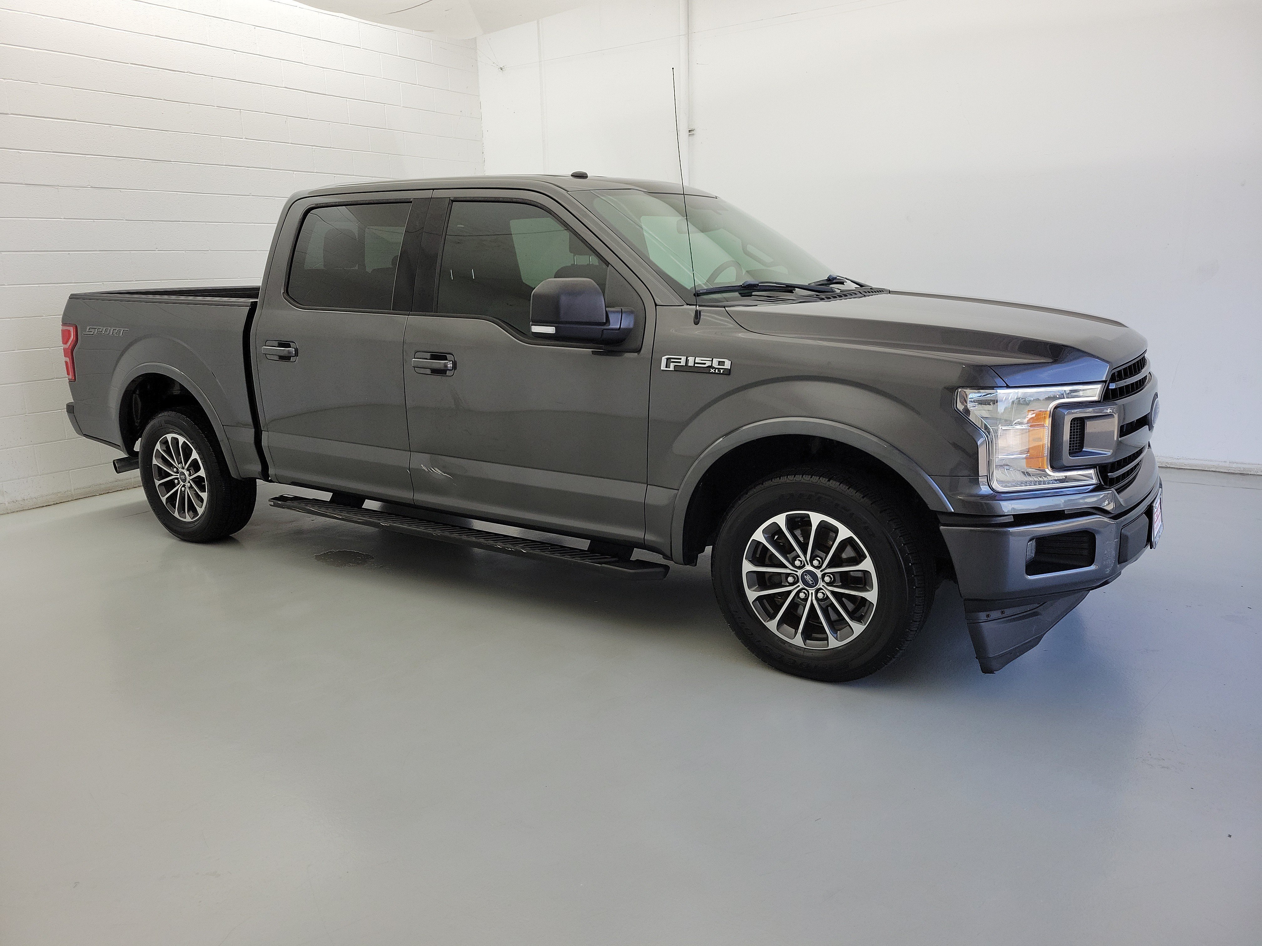 Used 2018 Magnetic Ford XLT image 4