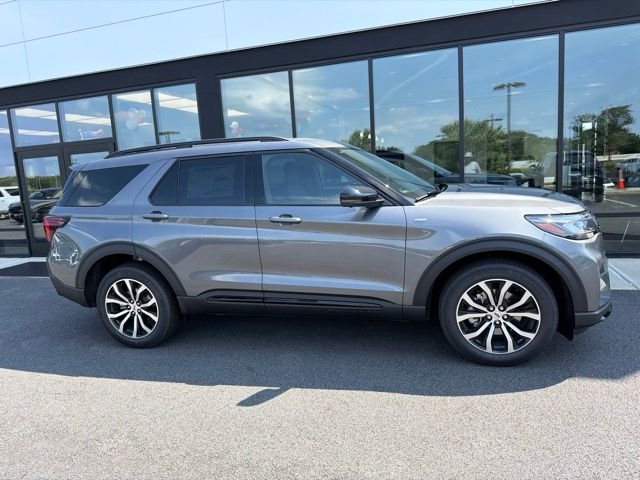 New 2026 Carbonized Gray Metallic Ford ST-Line image 2