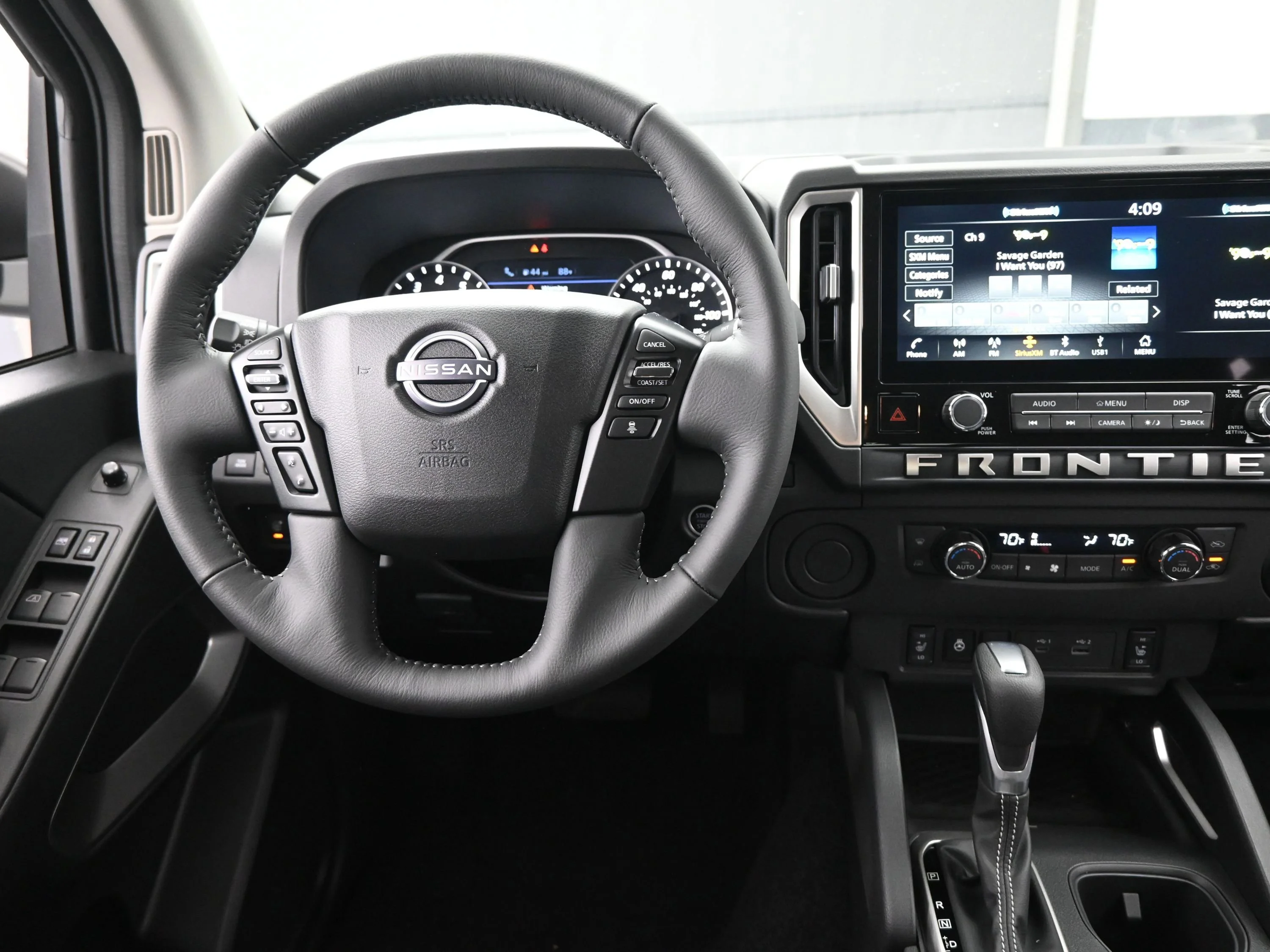 New 2025 Glacier White Nissan Crew Cab SV image 11