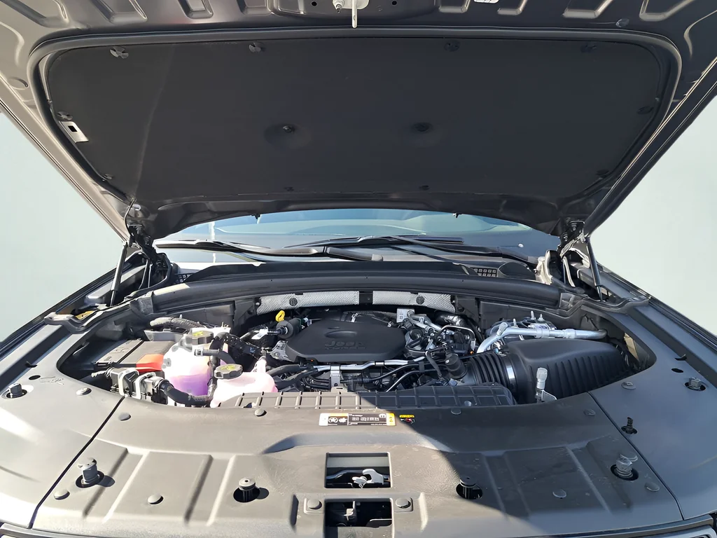 New 2026 Baltic Gray Metallic Clearcoat Jeep Altitude image 26