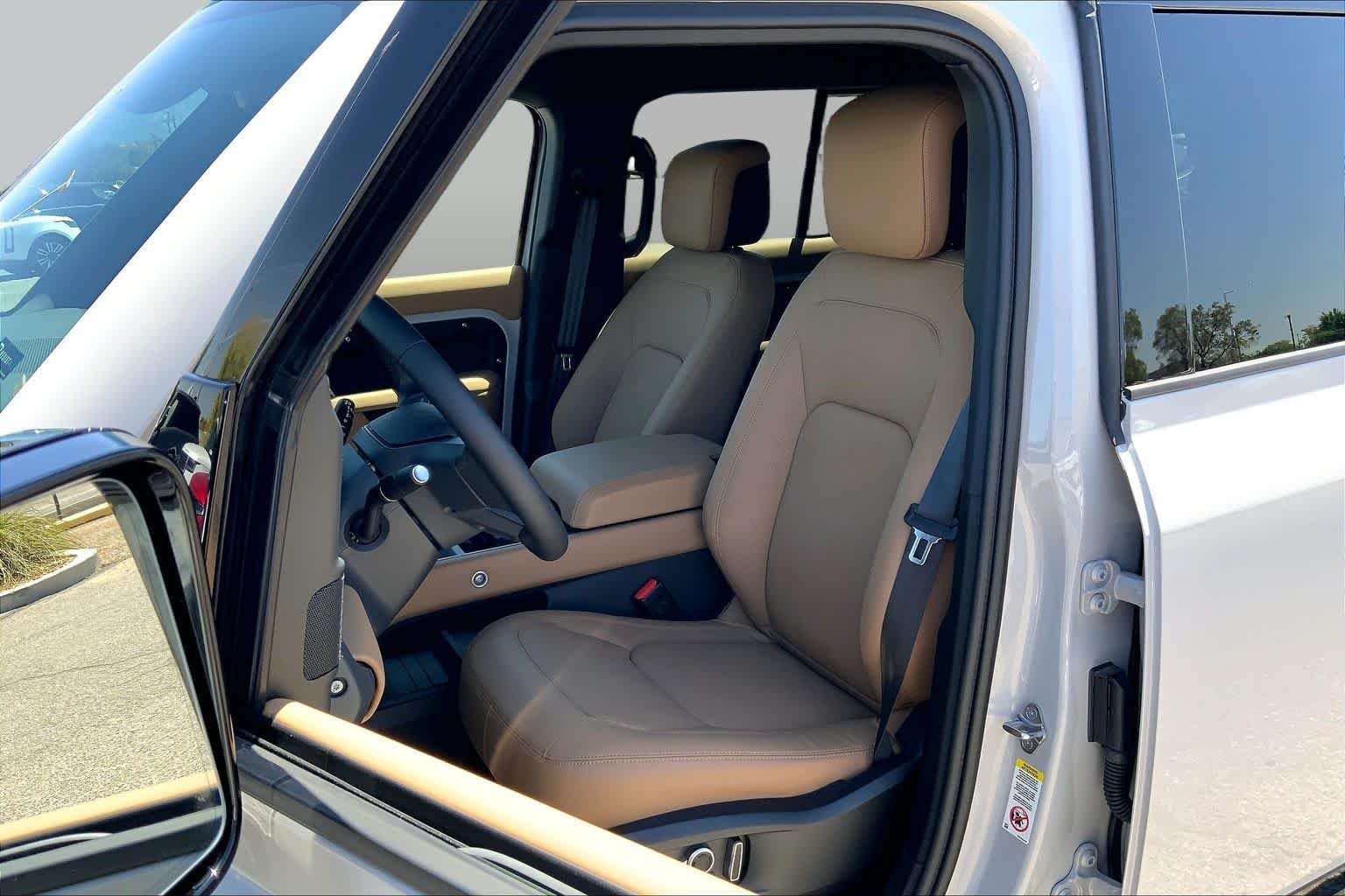 New 2026 Borasco Grey Land Rover X-Dynamic SE image 9