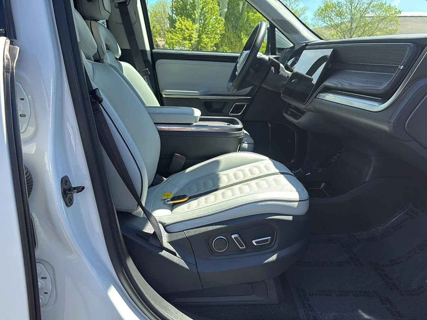 Used 2024 Glacier White Rivian Adventure image 11