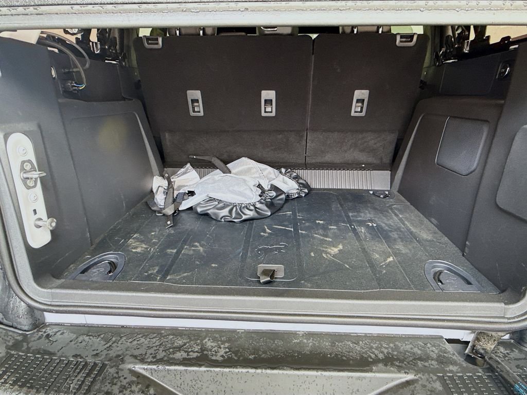 Used 2025 Oxford White Ford Badlands image 26