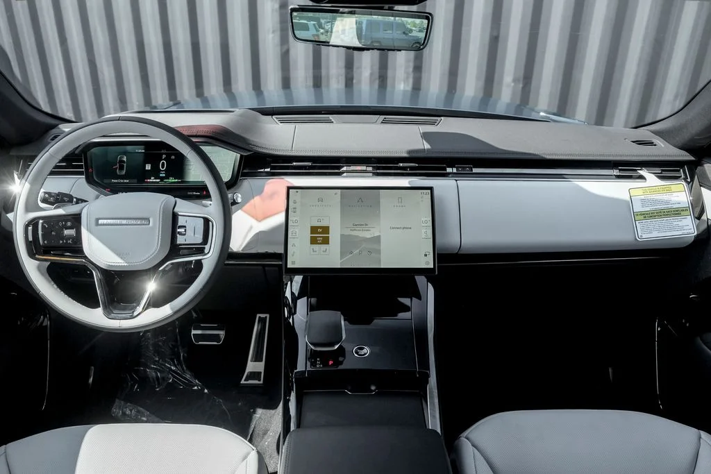 New 2027 Varesine Blue Land Rover Dynamic SE image 21
