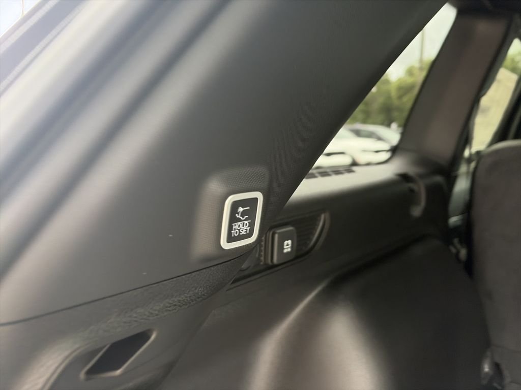 New 2026 Baltic Gray Metallic Clear-Coat Exterior Paint Jeep Altitude image 34
