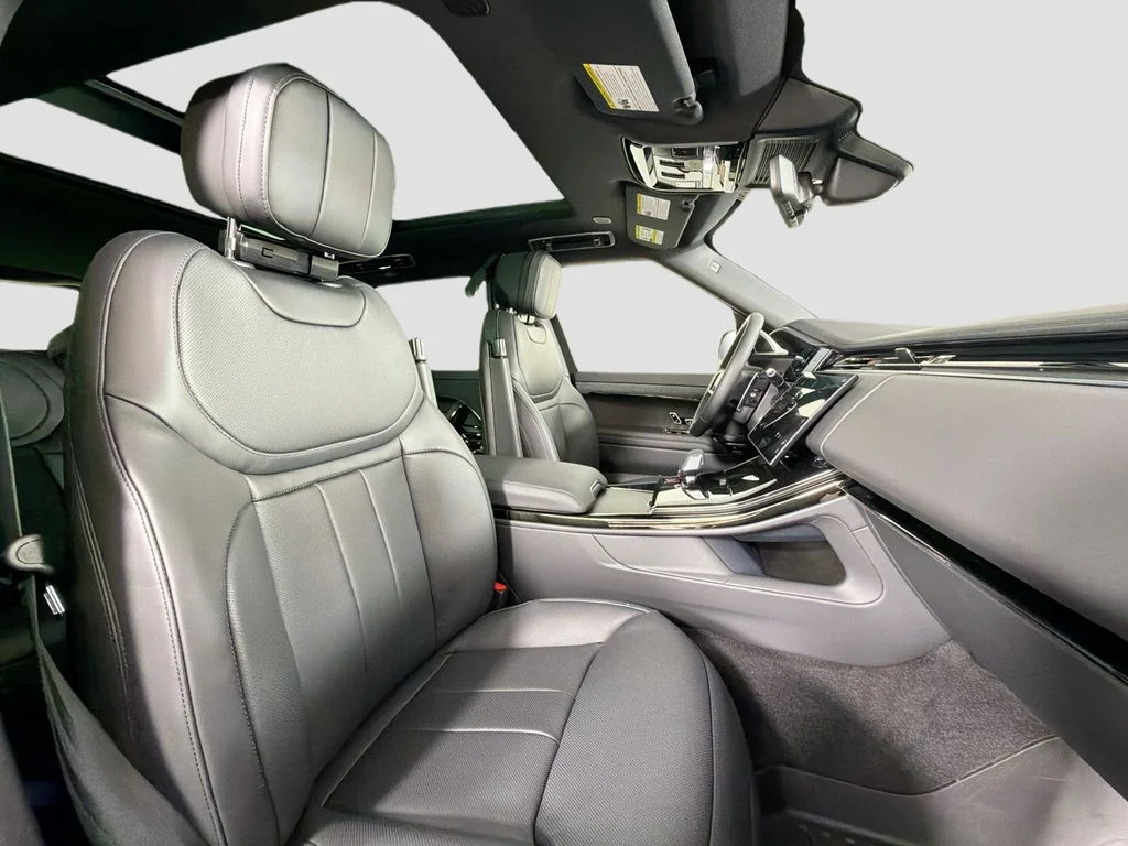 New 2026 Carpathian Grey Land Rover Dynamic SE image 30