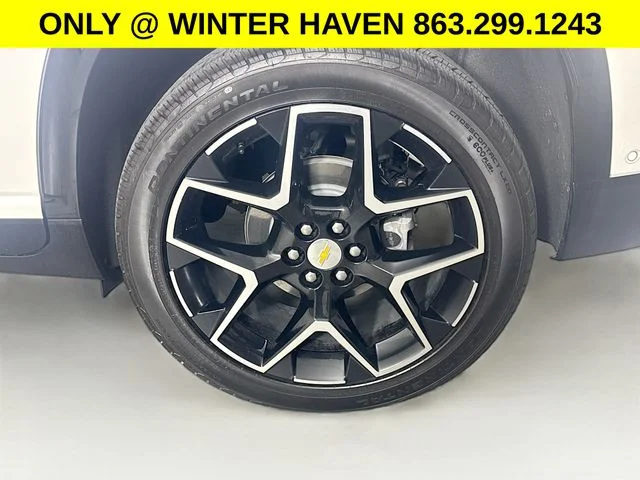 Used 2025 Beige Chevrolet High Country image 33