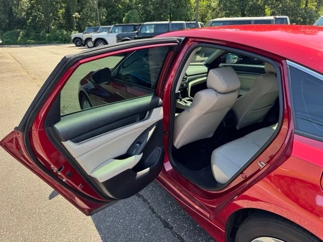 Used 2020 Red Honda LX image 12