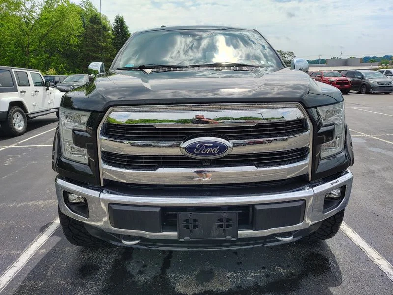 Used 2015  Ford King Ranch image 2