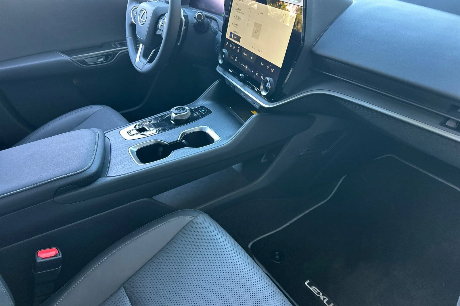2026 Lexus RZ Premium - Photo 13