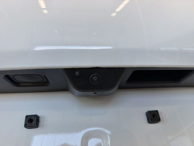 New 2026 Bright White Clear-Coat Exterior Paint Jeep Limited Reserve image 7