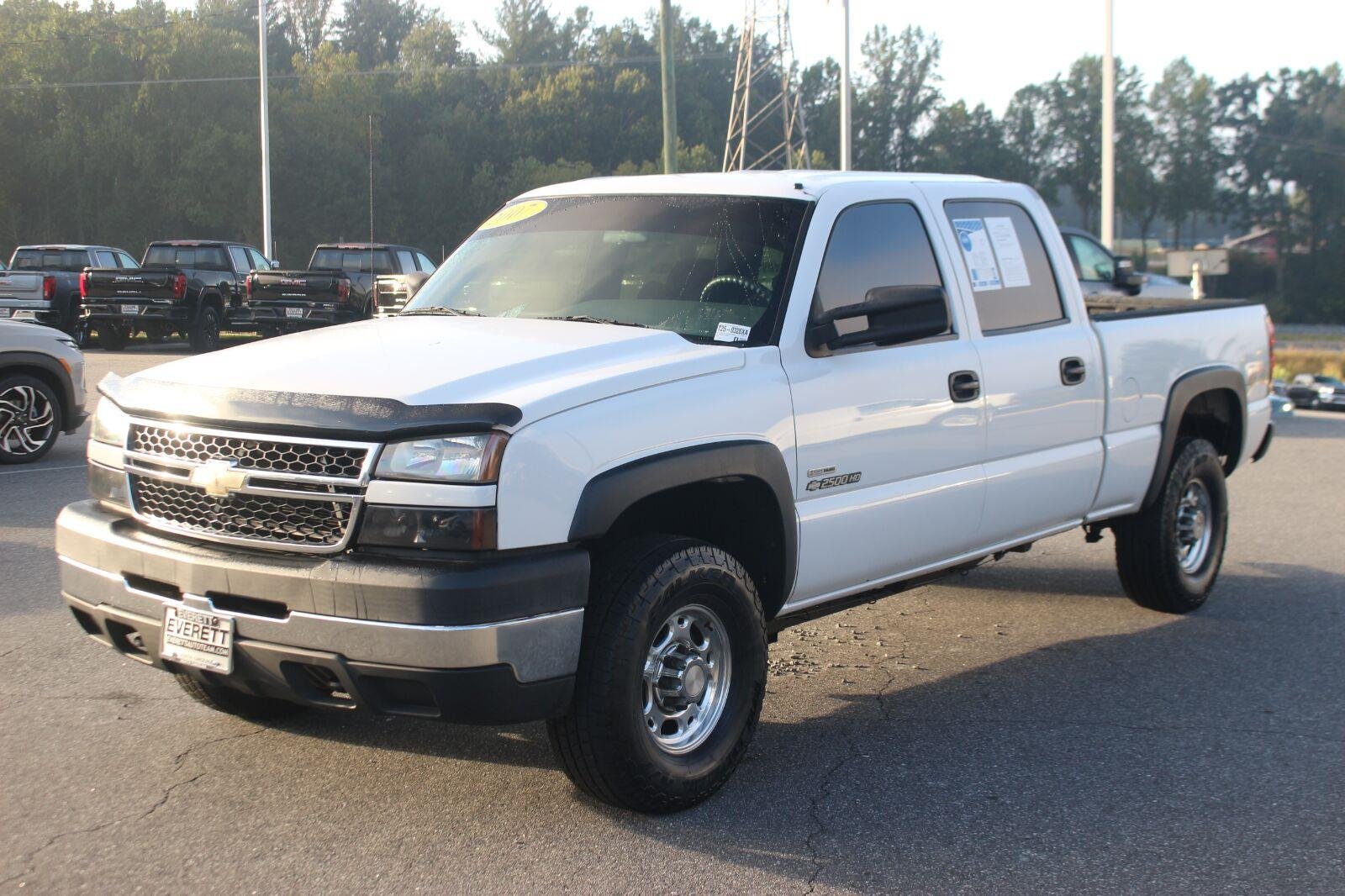 Used 2007 Summit White Chevrolet Work Truck image 3