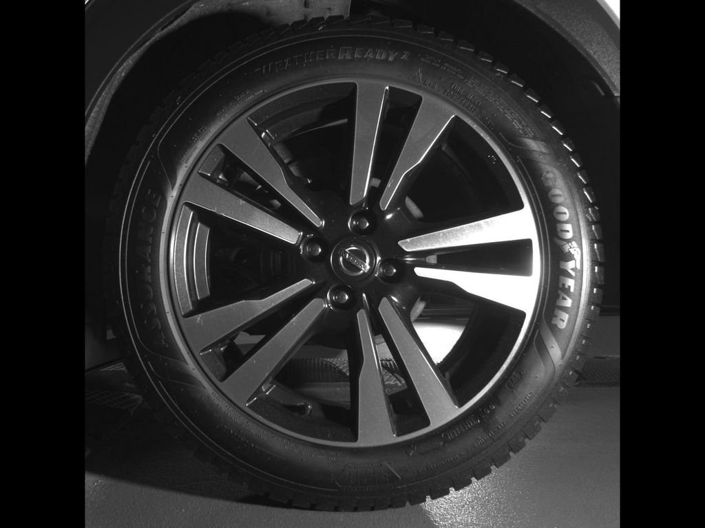 Used 2018 Silver Nissan SV image 37