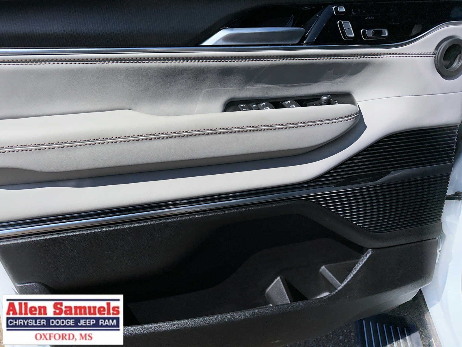 2026 Jeep Grand Wagoneer Summit Obsidian - Photo 62