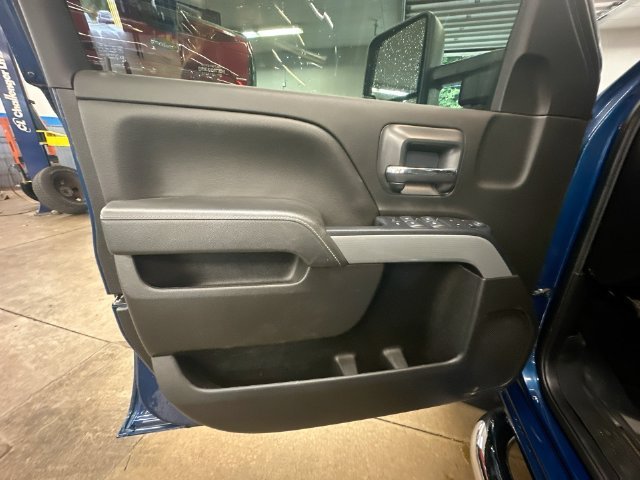 Used 2019 DEEP OCEAN BLUE METALLIC Chevrolet LT image 25