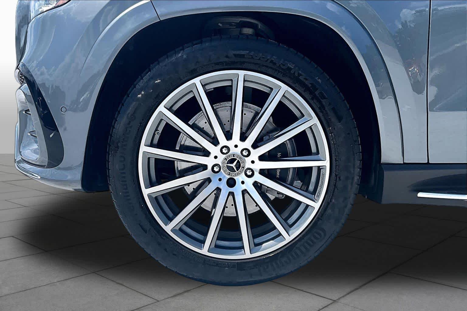 Used 2024 Selenite Grey Metallic Mercedes-Benz GLS 450 image 11