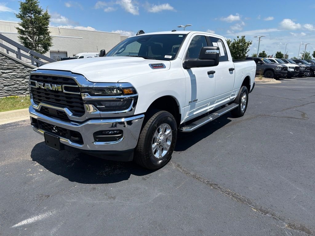 Used 2025 White Ram Big Horn image 3