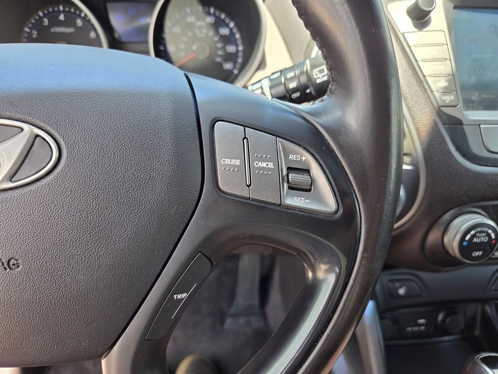 Used 2015 White Hyundai Limited image 30