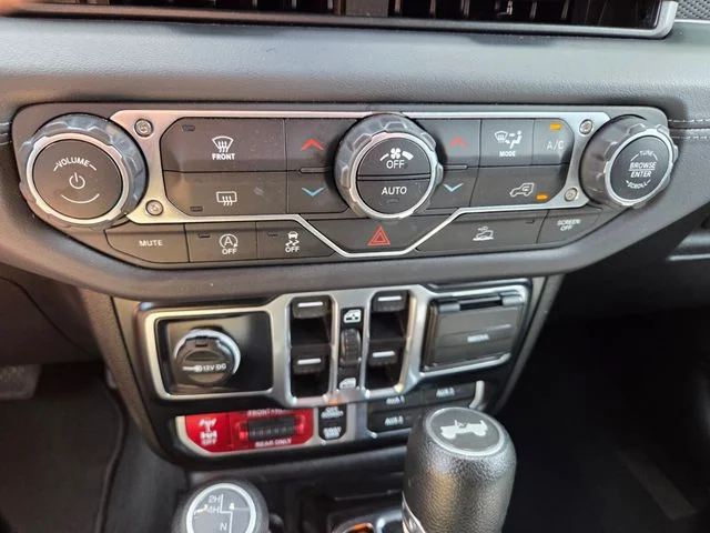 Used 2024 White Jeep Rubicon image 24